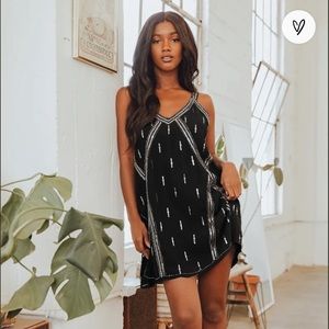 LULU’S SEQUIN SHIFT DRESS